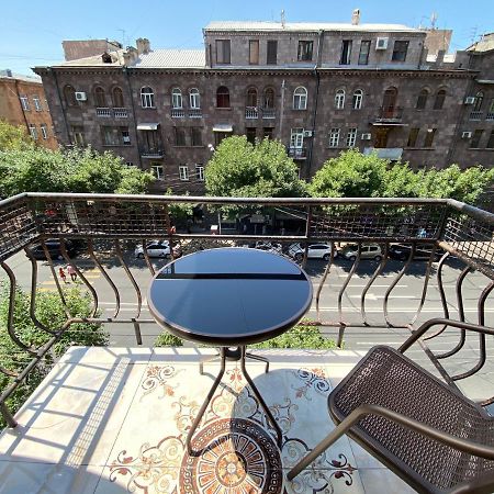 Amiryan Street 1 Bedroom Deluxe Apartment With Balcony Am104 Jerevan Exteriér fotografie