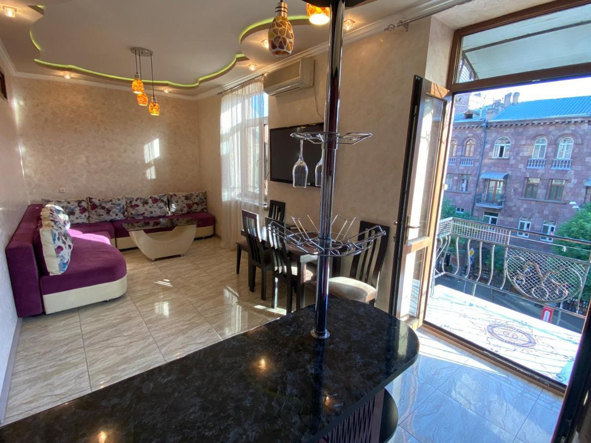 Amiryan Street 1 Bedroom Deluxe Apartment With Balcony Am104 Jerevan Exteriér fotografie