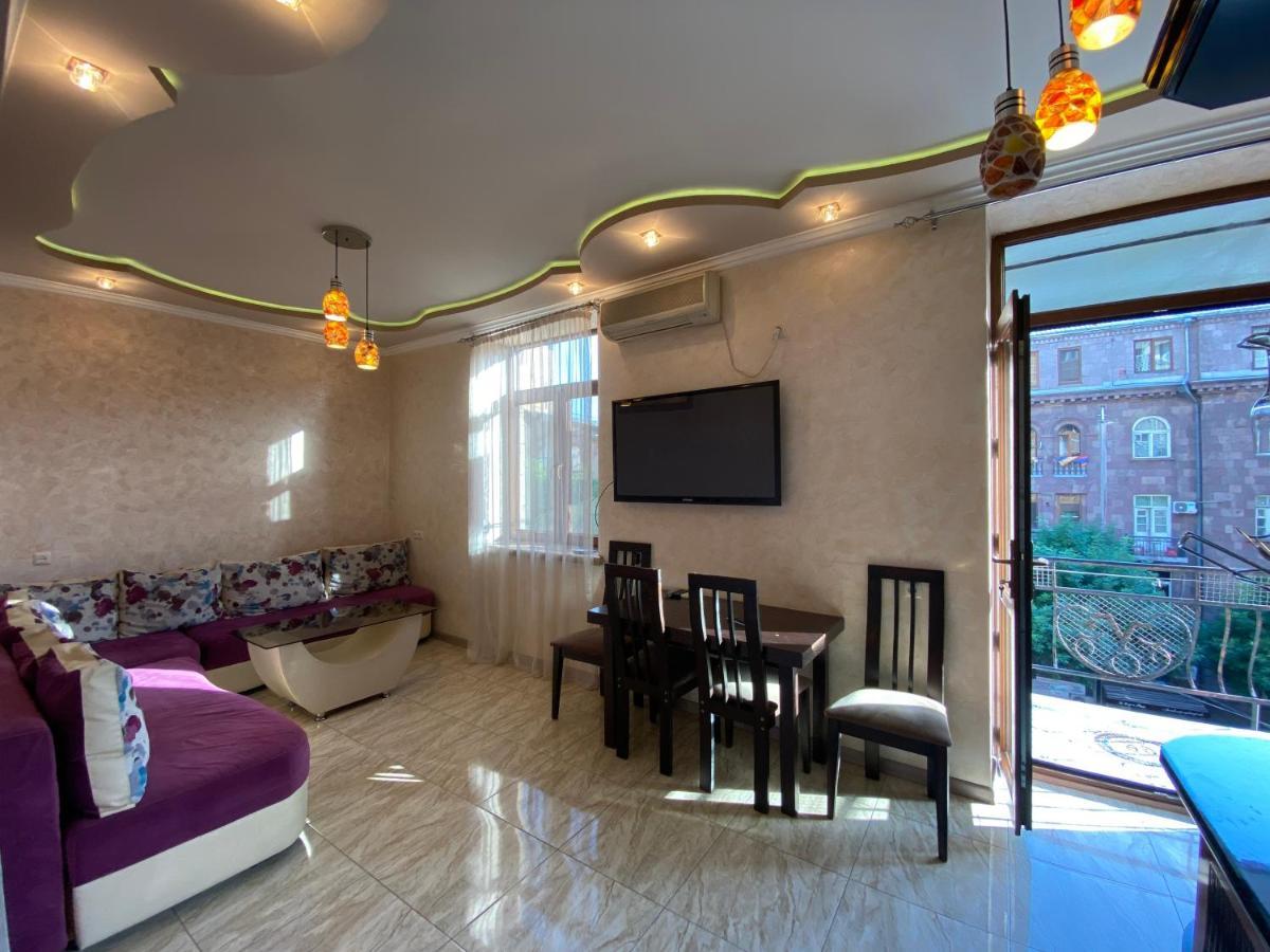 Amiryan Street 1 Bedroom Deluxe Apartment With Balcony Am104 Jerevan Exteriér fotografie