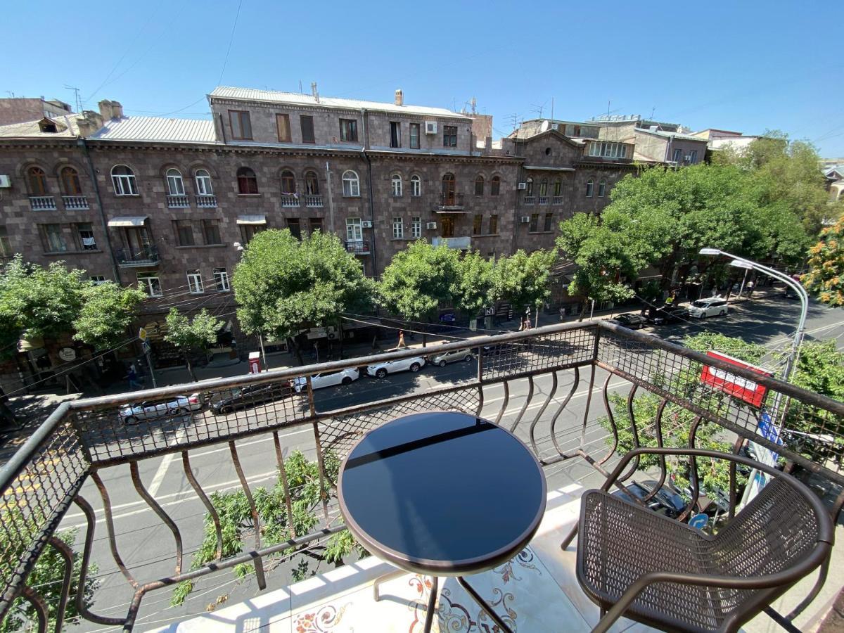Amiryan Street 1 Bedroom Deluxe Apartment With Balcony Am104 Jerevan Exteriér fotografie