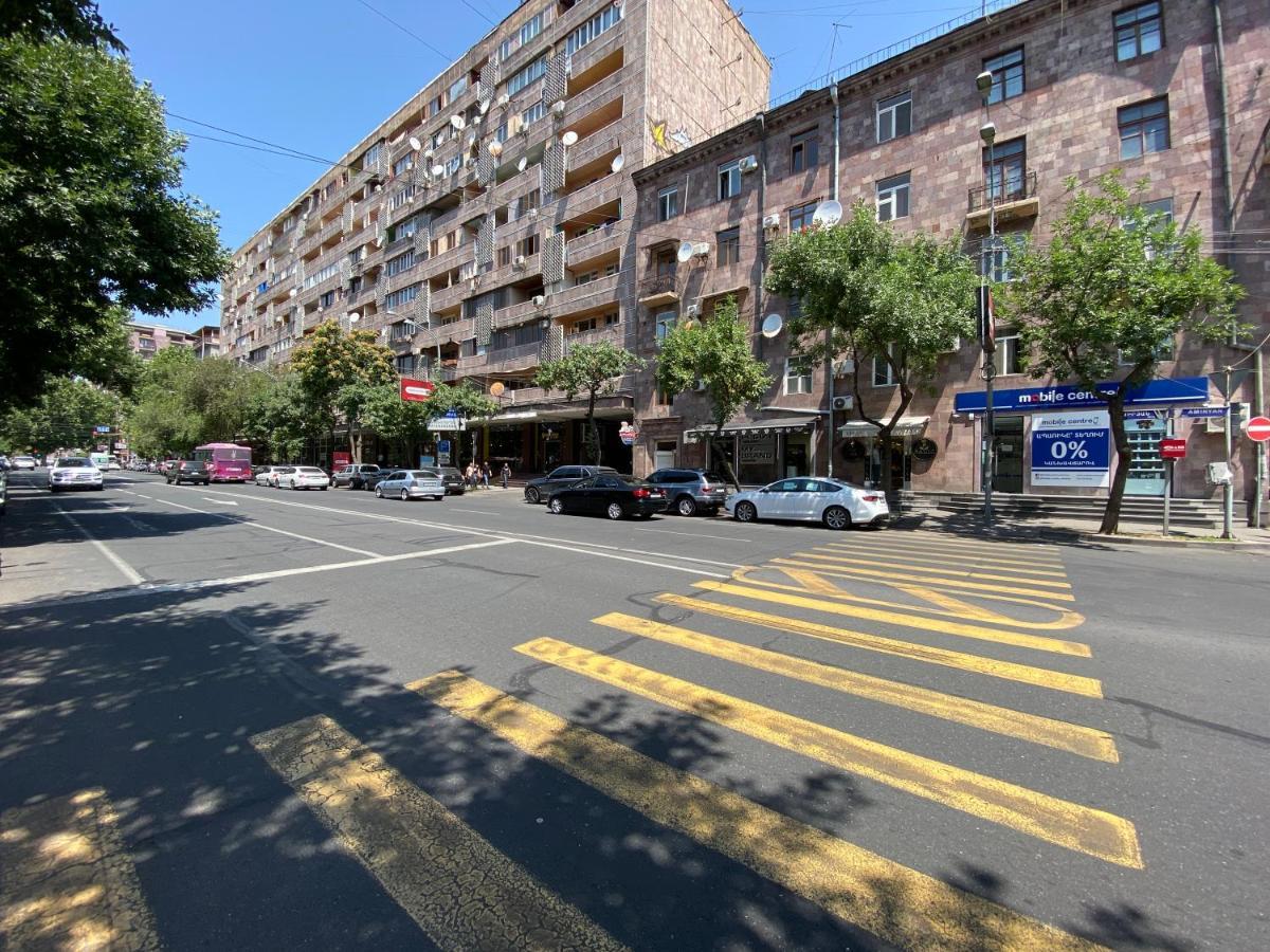 Amiryan Street 1 Bedroom Deluxe Apartment With Balcony Am104 Jerevan Exteriér fotografie