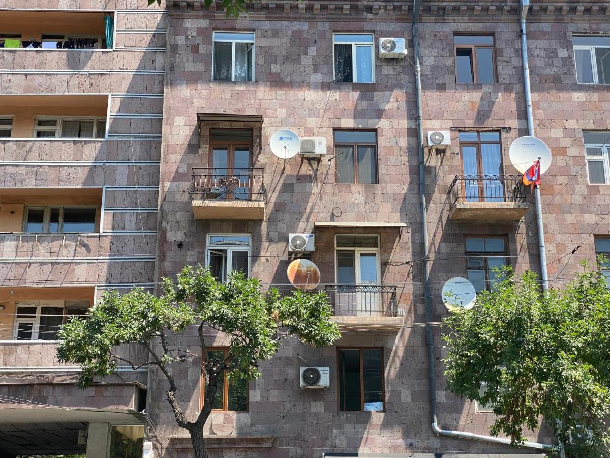 Amiryan Street 1 Bedroom Deluxe Apartment With Balcony Am104 Jerevan Exteriér fotografie